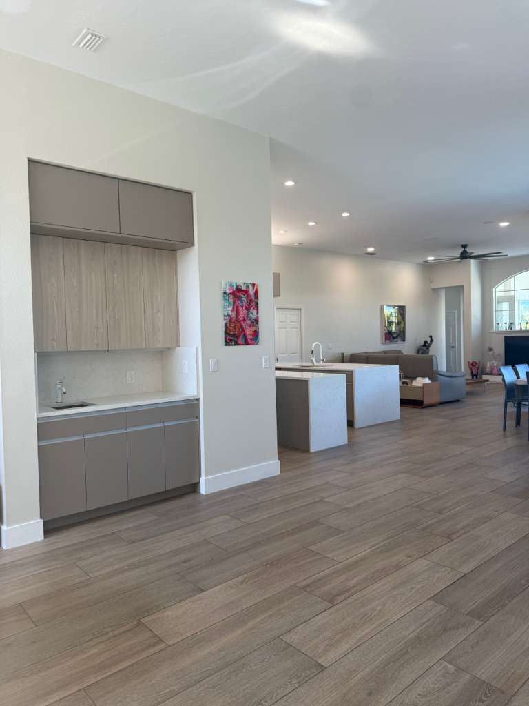 Wet bar area